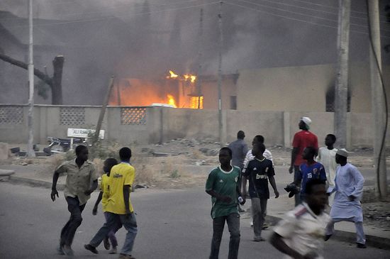 В Нигерии исламисты сожгли заживо 8 человек
